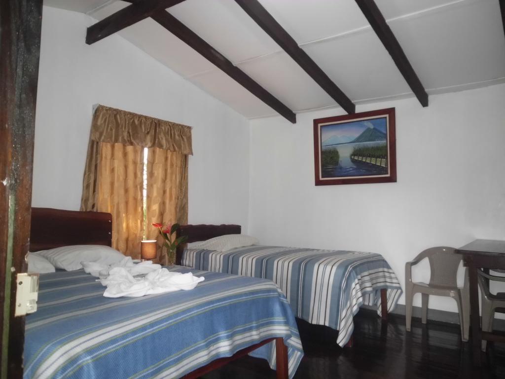 Nacientes Lodge Bijagua Rom bilde