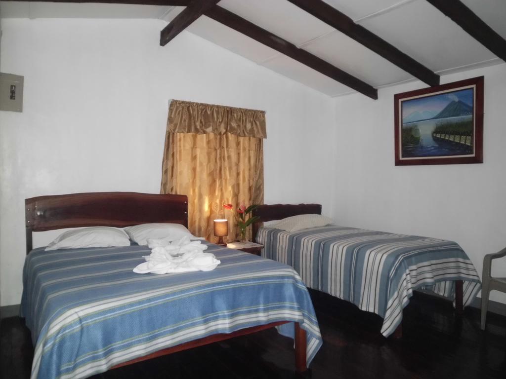 Nacientes Lodge Bijagua Rom bilde